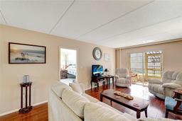 Picture of 649 Tamiami Trail S Unit 107, Venice, FL 34285