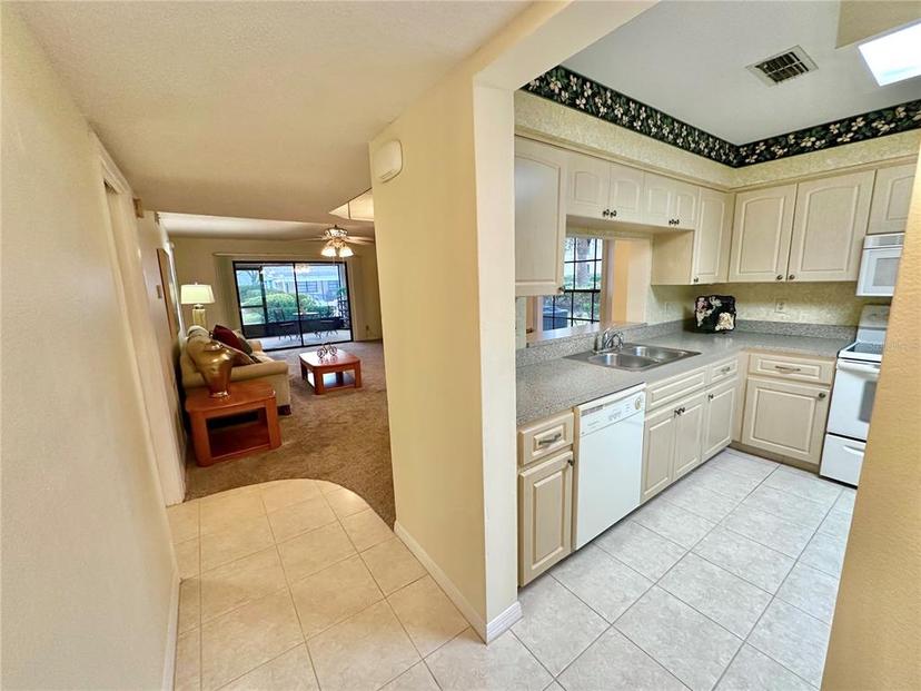 Picture of 2119 Elm Street Unit 101, Dunedin FL 34698