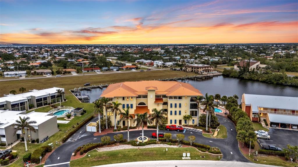 Picture of 1340 Rock Dove Court Unit 135, Punta Gorda, FL 33950