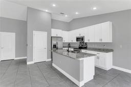 Picture of 534 Bristol Circle, Kissimmee, FL 34758