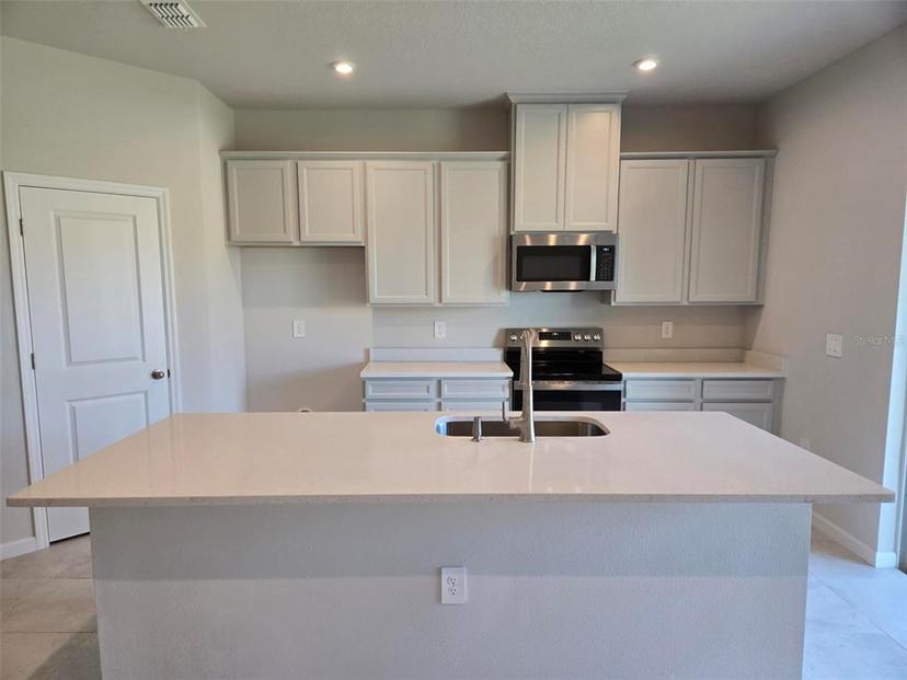 Picture of 12466 Amber Creek Circle, Lakewood Ranch FL 34211