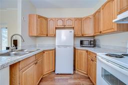 Picture of 9650 Starline Drive, Dade City, FL 33525