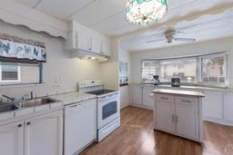 Picture of 921 Faith Circle E Unit 4, Bradenton, FL 34212
