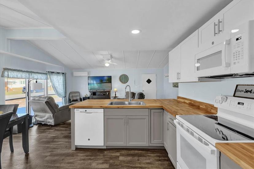 Picture of 28 Da Rosa Avenue, Debary FL 32713