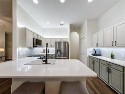 Picture of 190 Crepe Myrtle Drive, Groveland, FL 34736