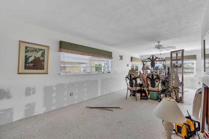Picture of 11435 2Nd Street E, Treasure Island FL 33706