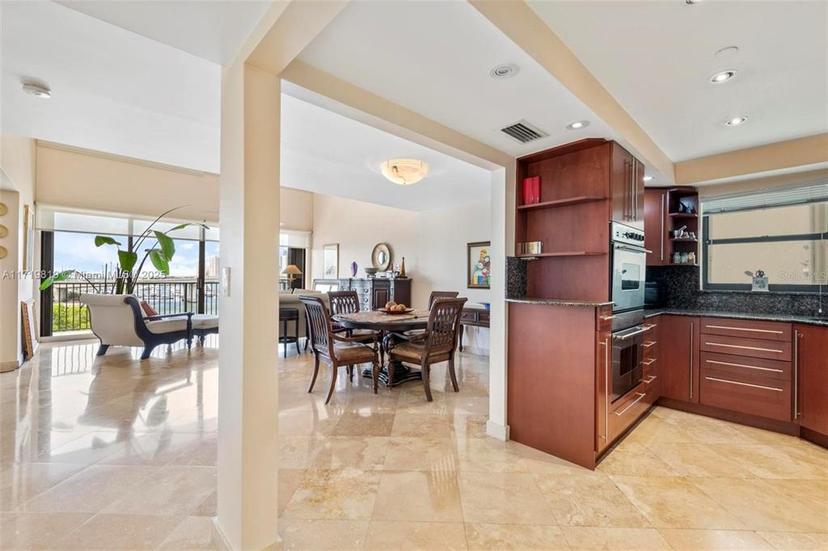Picture of 801 N Venetian Unit 706, Miami FL 33139
