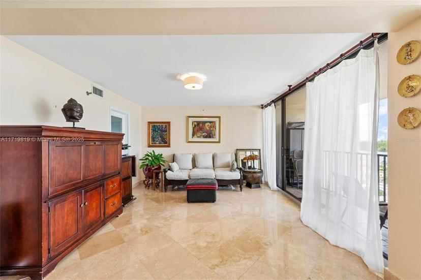 Picture of 801 N Venetian Unit 706, Miami FL 33139