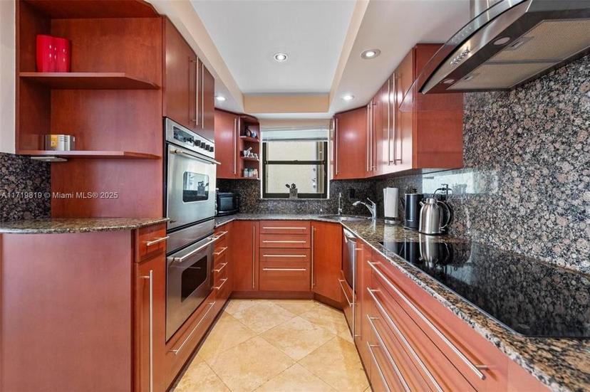 Picture of 801 N Venetian Unit 706, Miami FL 33139