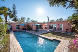 Picture of 5611 8Th Avenue N, St Petersburg, FL 33710