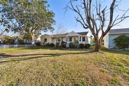 Picture of 718 40Th Avenue Ne, St Petersburg, FL 33703
