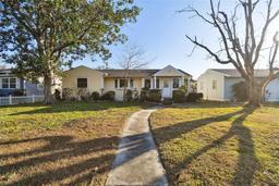 Picture of 718 40Th Avenue Ne, St Petersburg, FL 33703