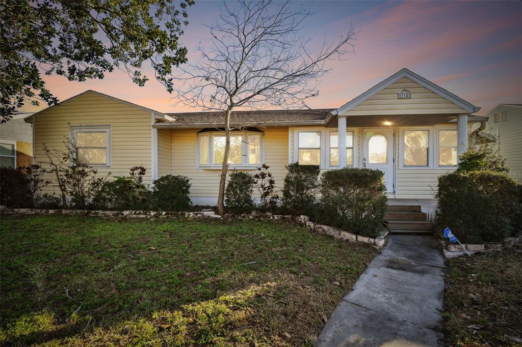 Picture of 718 40Th Avenue Ne, St Petersburg, FL 33703