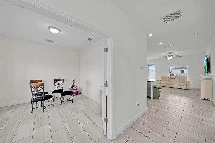 Picture of 937 NW 7Th Place, Cape Coral FL 33993