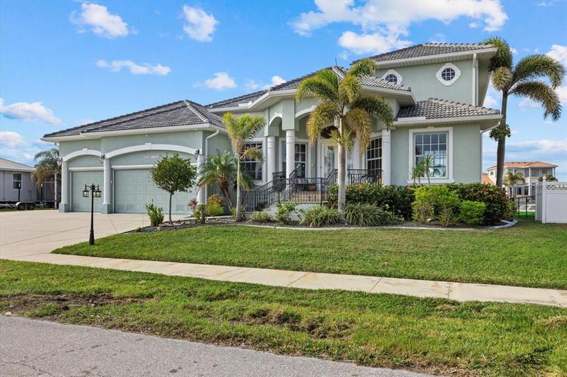 Picture of 210 Beeney Road Se, Port Charlotte FL 33952