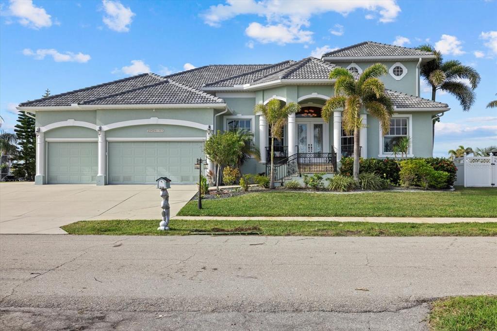 Picture of 210 Beeney Road Se, Port Charlotte, FL 33952