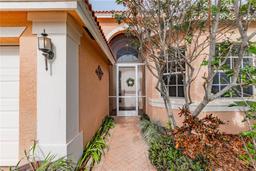 Picture of 4936 Sandy Brook Circle, Wimauma, FL 33598
