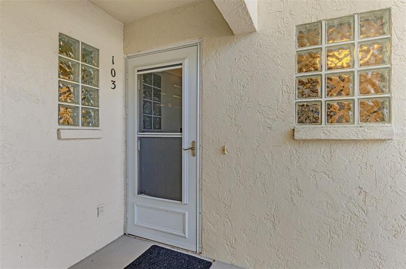 Picture of 817 Montrose Drive Unit 103, Venice FL 34293