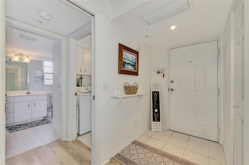 Picture of 817 Montrose Drive Unit 103, Venice FL 34293