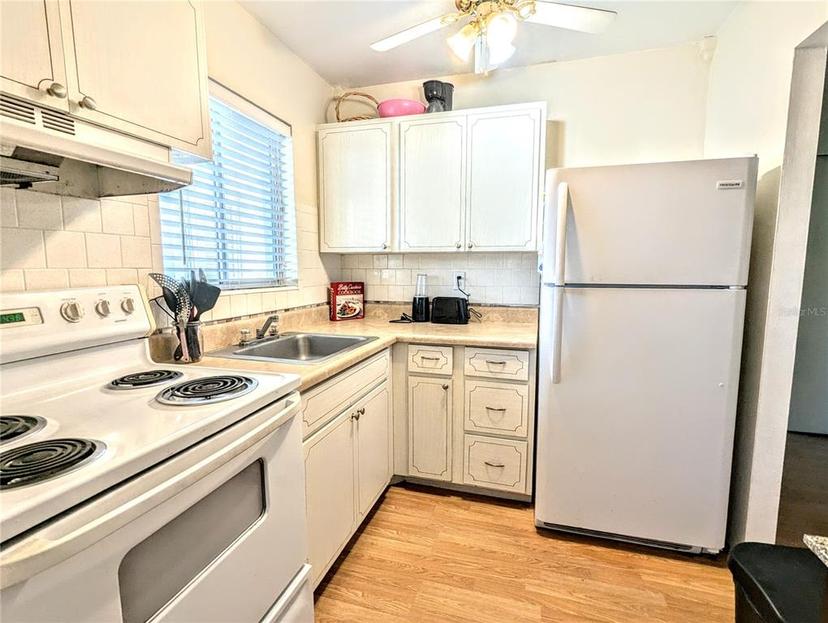 Picture of 2075 Canal Drive Unit L36, Bradenton FL 34207