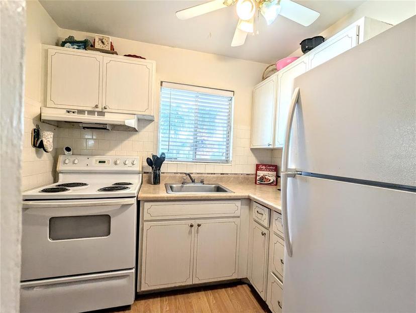 Picture of 2075 Canal Drive Unit L36, Bradenton FL 34207