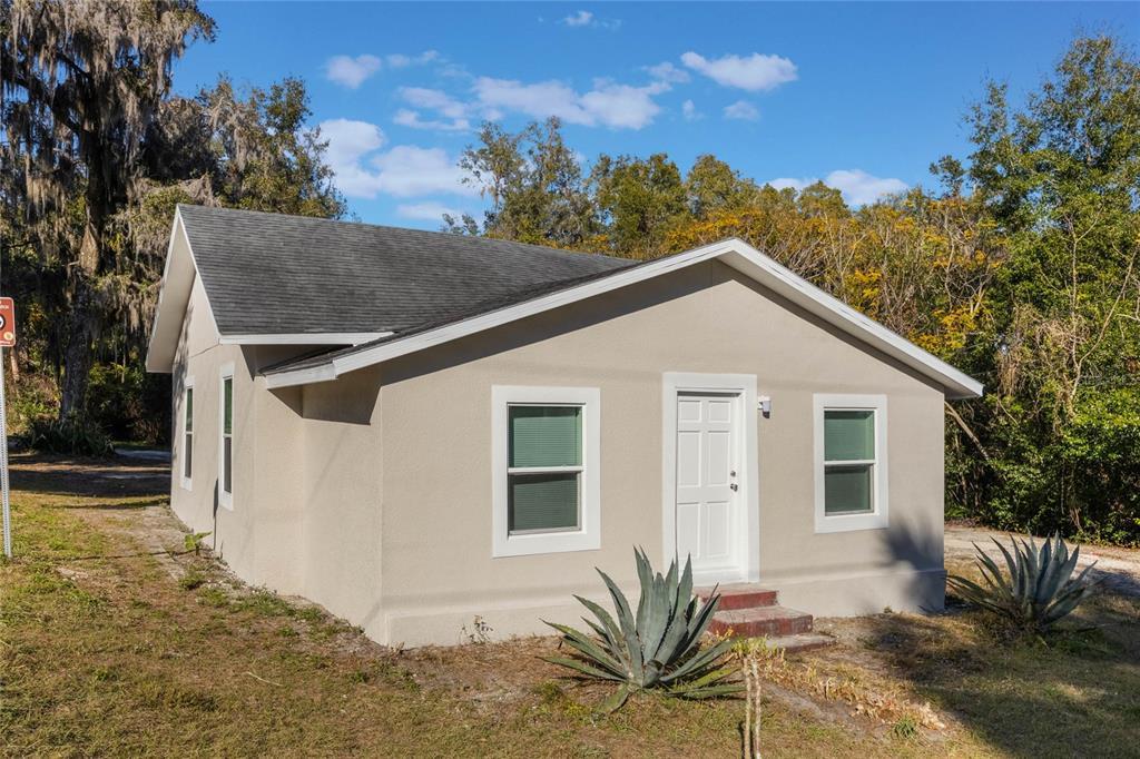 Picture of 521 W Voorhis Avenue, Deland, FL 32720