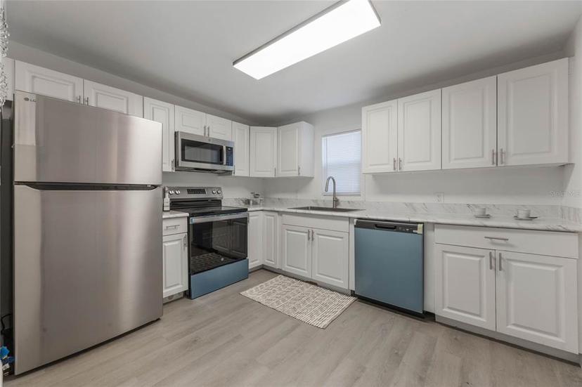 Picture of 521 W Voorhis Avenue, Deland FL 32720