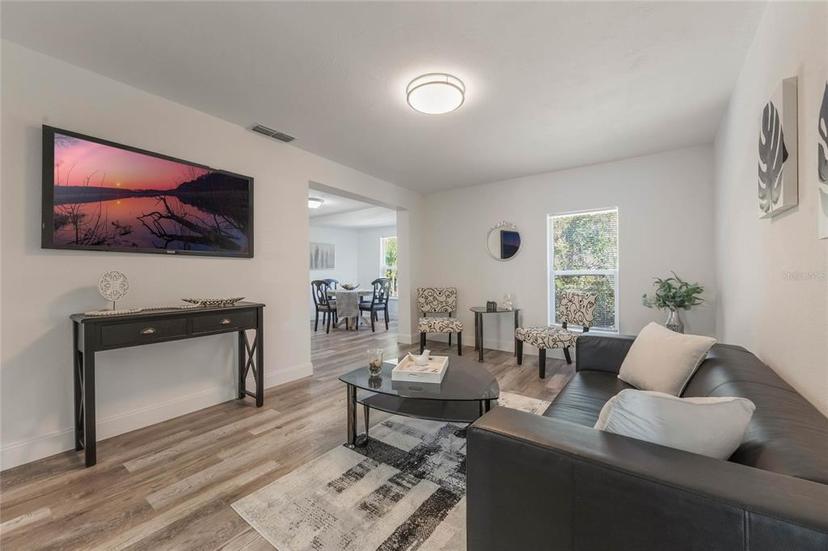 Picture of 521 W Voorhis Avenue, Deland FL 32720