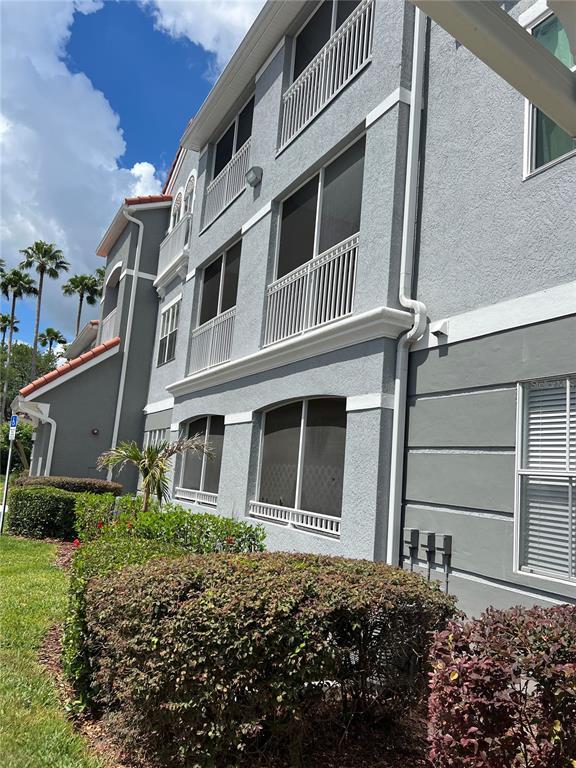 Picture of 18001 Richmond Place Drive Unit 1222, Tampa FL 33647