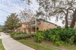 Picture of 2044 Santa Catalina Ln Drive Unit 2044, Riverview, FL 33578