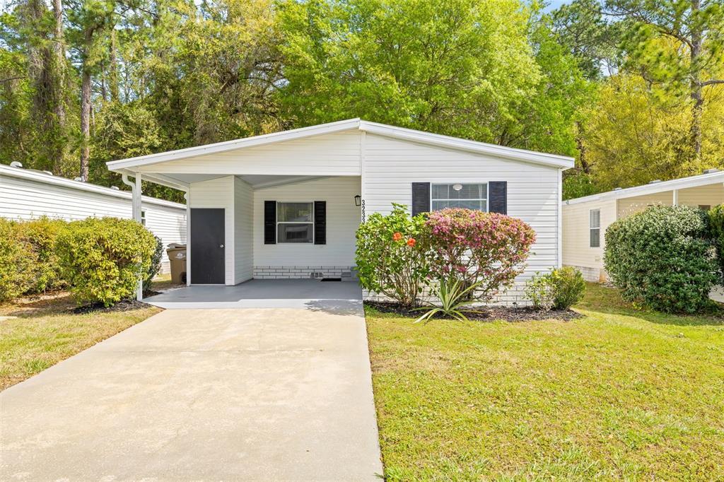 Picture of 32334 Oak Park Drive, Leesburg, FL 34748