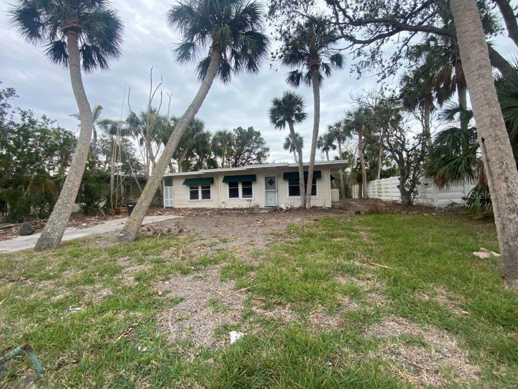 Picture of 175 Island Circle, Sarasota, FL 34242