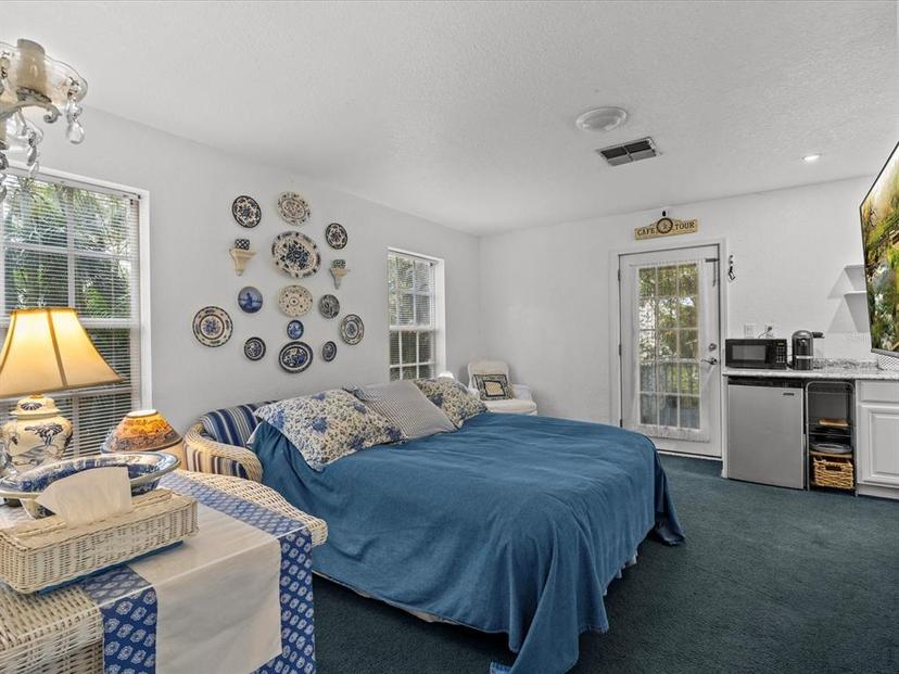 Picture of 514 Wideview Avenue, Tarpon Springs FL 34689