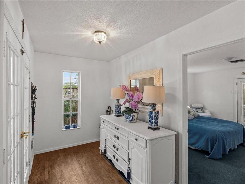 Picture of 514 Wideview Avenue, Tarpon Springs FL 34689