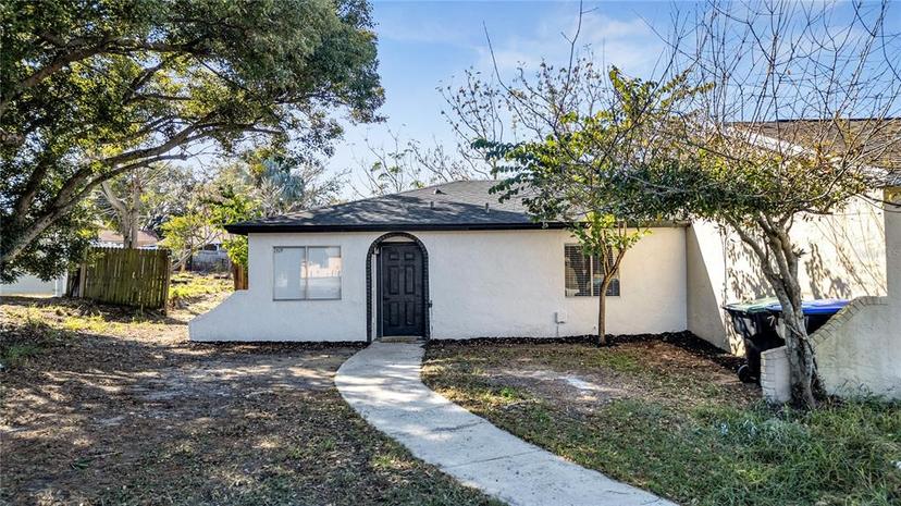 Picture of 7429 Villas Oak Court, Orlando FL 32835