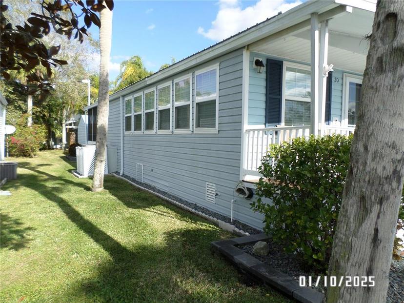 Picture of 20 W Appaloosa Trail, River Ranch FL 33867