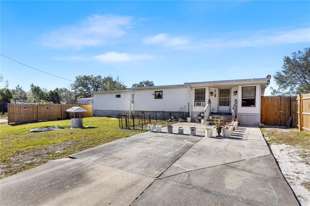 Picture of 42201 Dogwood Avenue, Deland, FL 32720