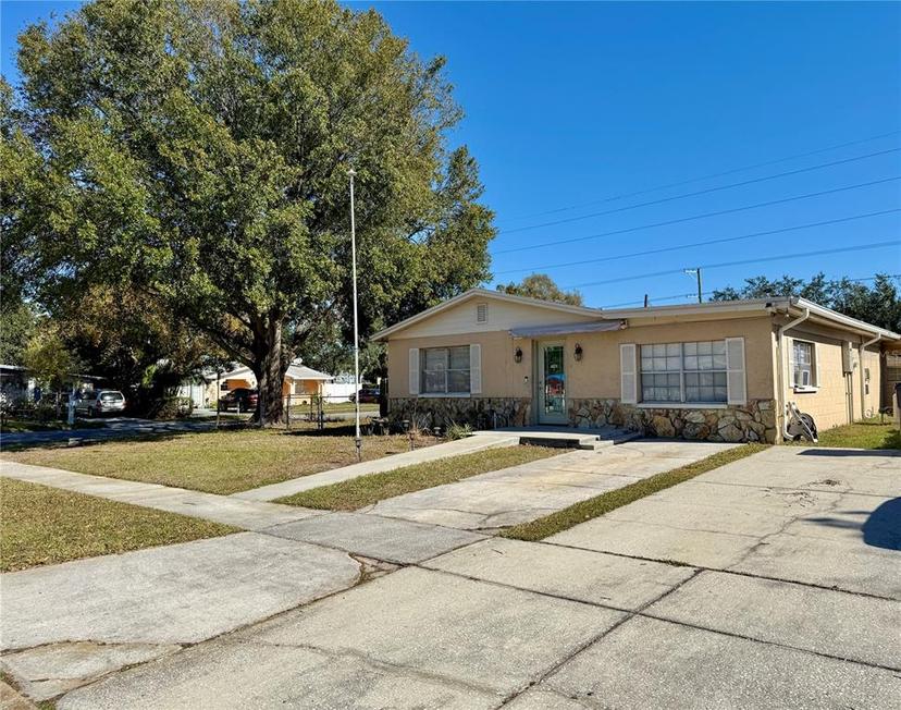 Picture of 4825 Sierra Madre Drive, Tampa FL 33634
