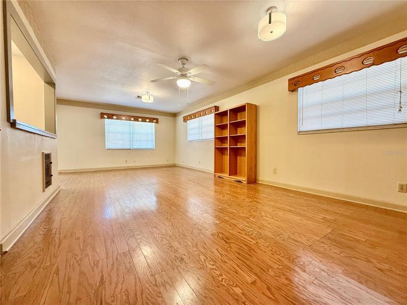 Picture of 4825 Sierra Madre Drive, Tampa FL 33634