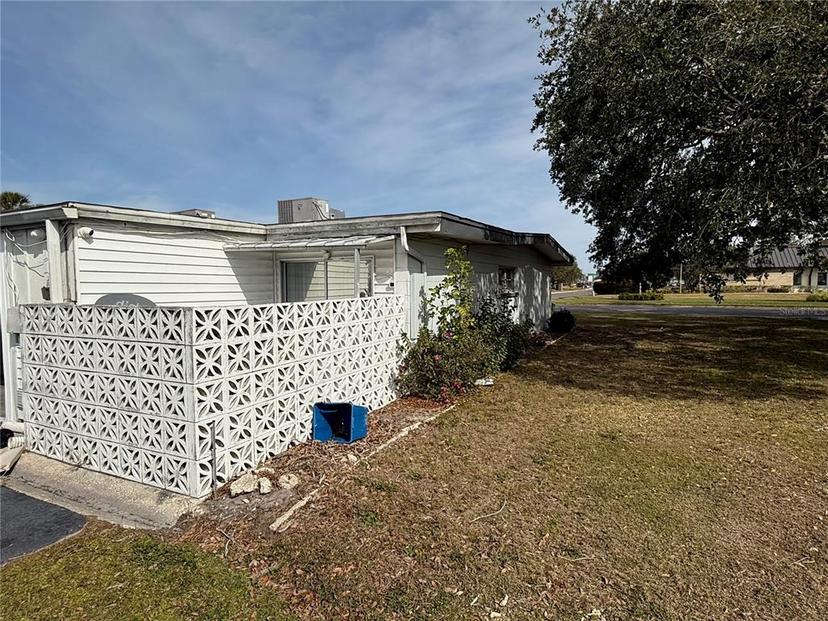 Picture of 1002 N Pebble Beach Boulevard Unit 1002, Sun City Center FL 33573