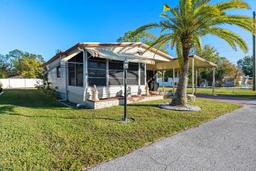 Picture of 808 53Rd Avenue E Unit 226L, Bradenton, FL 34203