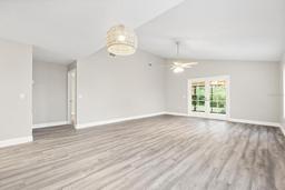 Picture of 6401 Pelican Drive Unit 80A, Bradenton, FL 34210