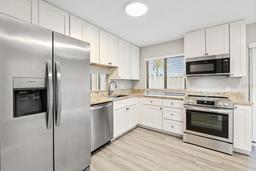 Picture of 6401 Pelican Drive Unit 80A, Bradenton, FL 34210