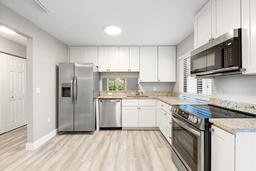 Picture of 6401 Pelican Drive Unit 80A, Bradenton, FL 34210