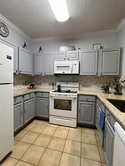 Picture of 1375 Tuscana Lane Unit 1106, Davenport, FL 33896