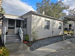 Picture of 205 Maple Street W, Davenport, FL 33837