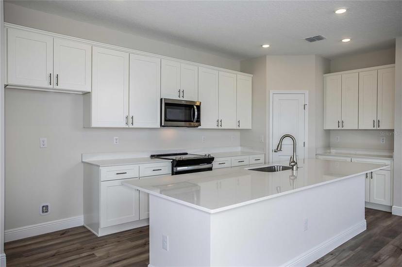 Picture of 12140 Cattleside Drive, Riverview FL 33579