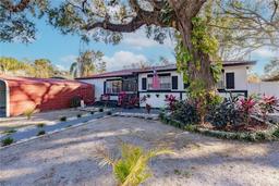 Picture of 2005 E Crenshaw Street, Tampa, FL 33610