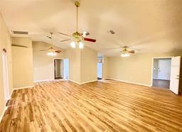 Picture of 2105 Vickery Lane, Dover, FL 33527