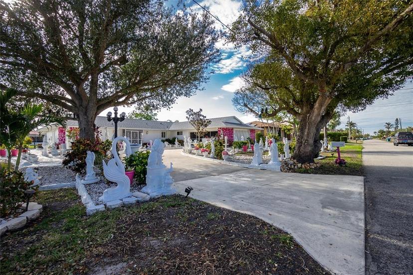 Picture of 115 SW Seville Place Sw, Port Charlotte FL 33952